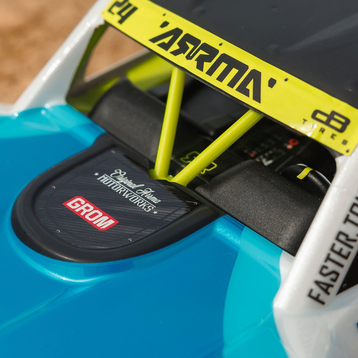 1/16 ARRMA MOJAVE GROM (Battery & Charger Included)(BLUE/WHITE) (ARA2104T2)